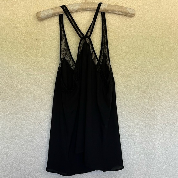 Express Sleeveless Lace Trimmed Top - Picture 4 of 4